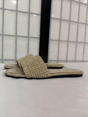 Givenchy 4G Monogram Slide Sandals Gold Metallic Flat Slides Women’s 37.5